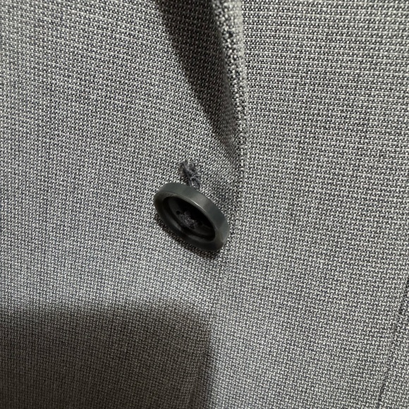 J. Ferrer Two Piece Slim Fit Grey Suit 44R 32X 32 Pants WORN ONCE - Picture 4 of 12